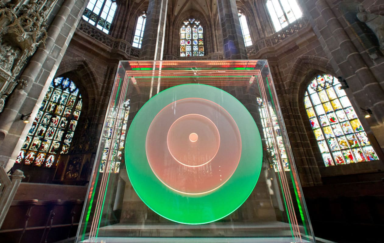 Kinetisches Lichtobjekt „Kreise/Zentrum“ für die Ausstellung „SpielRaum Reformation“ in der Nürnberger Lorenzkirche.