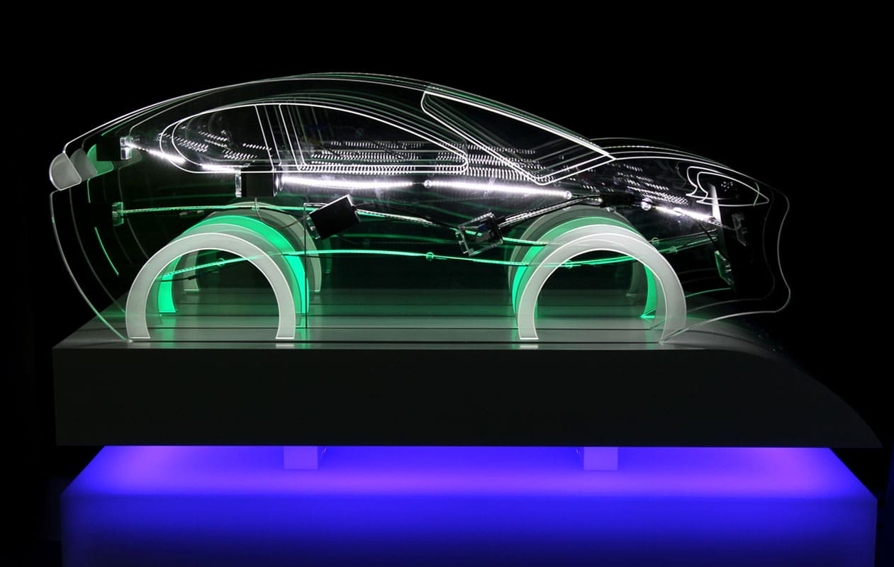 Funktionsmodell aus lasergefrästen Acrylglasscheiiben beleuchtet mit LEDs in RGB