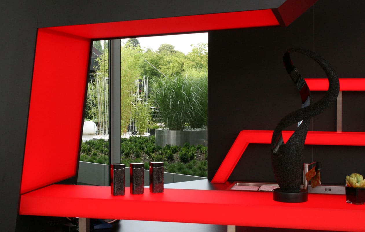 Designer-Theke aus rotem Iceplex-Acrylglas, beleuchtet mit Lightpanel LED Lichttechnik.