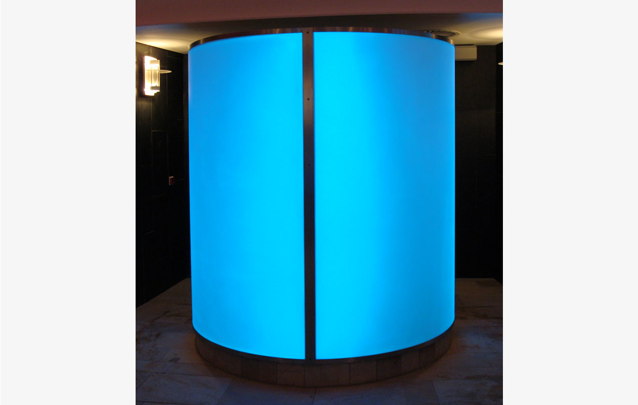 Led-Lichtflaeche rgb aus Lightpanel der Marke Designpanel mit programmiertem Farbwechsel.